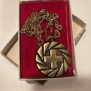 VINTAGE 1967 TERRA SANCTA GUILD ISRAEL CROSS PENDANT WITH CHAIN & ORIGINAL BOX